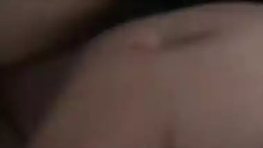 Padosi gori bhabhi ki chut me mera lund