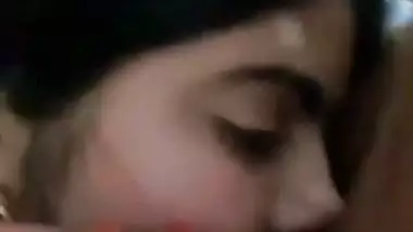 Wife gives an Indian blowjob on her suhagrat night