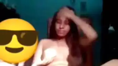 Desi man enjoys watching his girlfriend fingering her pussy on cam