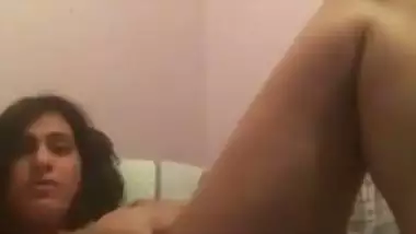 Desi nude lady fucks her assholes with her paint brushes