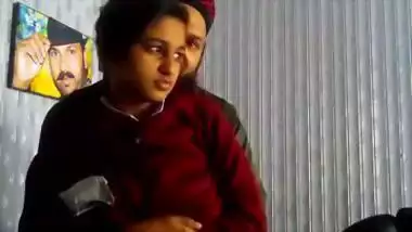 Maulana fucks an 18-year-old girl in Pakistani sex MMS